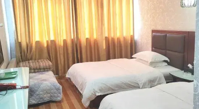 Yongsheng Business Hotel, Rezerwuj Hotel Hotele w Jiangmen z parkingiem, Parking