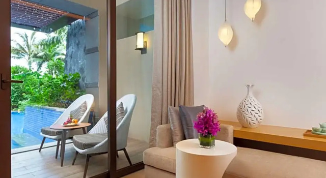 Номер Standard с видом на бассейн Thousand Cranes Sanya Yazhou Bay Int'l Exchange Centre