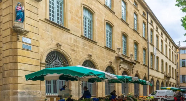 Charming studio in the historic district in Aix-en-Provence - Welkeys, Забронировать Апартаменты/квартира Экс-ан-Прованс Буш-дю-Рон, рядом с Торговый центр Провансальские аллеи