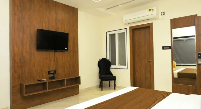 Hotel sapphire, Забронировать Отель Отели штата Махараштры 3 звезды, 3*