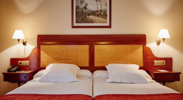 Двухместный номер Standard с балконом Gran Hotel de Ferrol