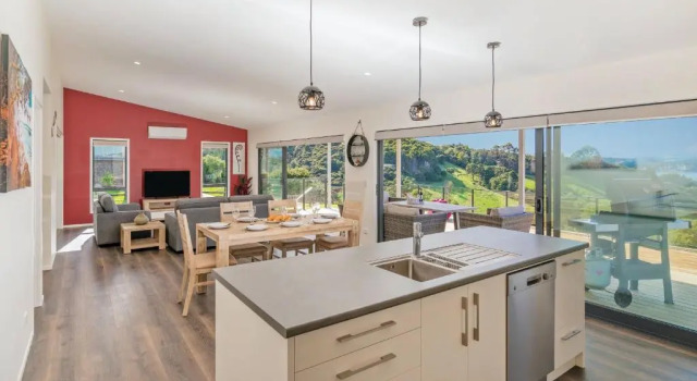 Peace and Paradise - Whitianga Holiday Home, Rezerwuj Hotel Whitianga 