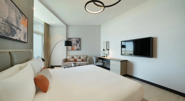 Двухместный номер Guest Damac Hills 2 Hotel, an Edge by Rotana Hotel