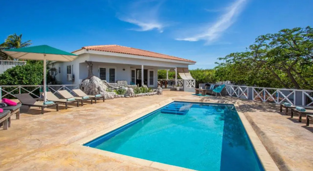 Коттедж Villa Caiquetio