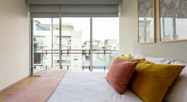 Artsy, Hi-Tech Condo in the Heart of Roma