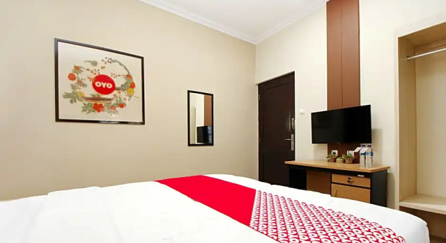 Номер Deluxe OYO 572 Omah Gedongkuning Syariah Homestay