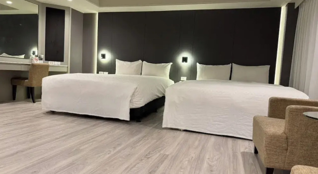 Standard Vierer Zimmer Forward Suites I
