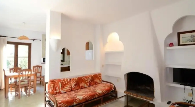 Вилла с 3 комнатами Casa con parking, ideal para familias