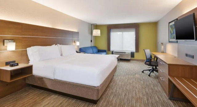 Люкс Holiday Inn Express & Suites Chesapeake by IHG