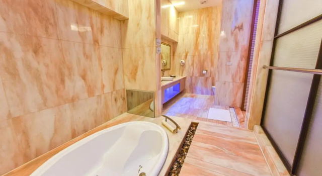Номер Deluxe Purple Garden Motel