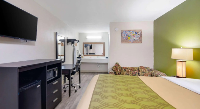 Двухместный номер Standard Super 8 by Wyndham Palestine TX