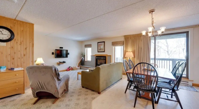 Close to Smuggs Lifts! Cozy Mountain-view Condo, Foglalás Apartman Jeffersonville Vermont