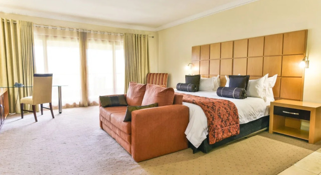 Четырёхместный номер Superior с балконом Kwantu Private Game Reserve