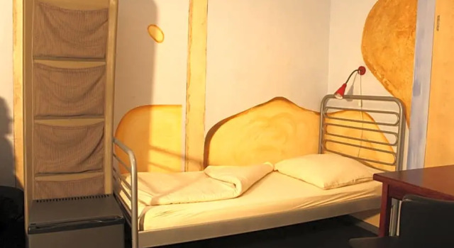 Hostel Alex 30, Забронировать Хостел Отели Штутгарта с парковкой, рядом с Церковь Стифтскирхе, Парковка