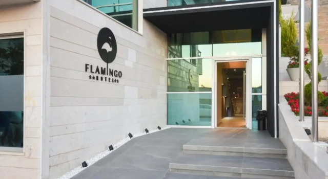 Flamingo Hotel, Забронировать Отель Влёра Область Влёра