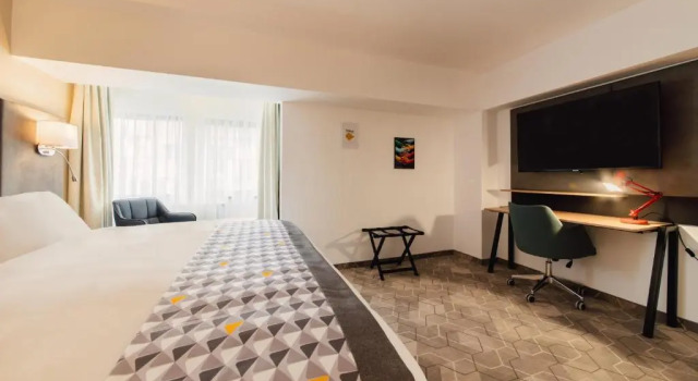 Двухместный люкс Отель Holiday Inn Bucharest - Times