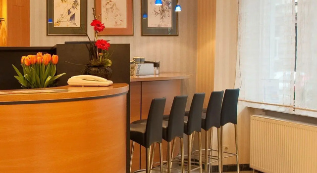 Hotel Plaza, Забронировать Отель  