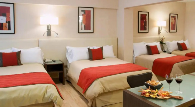Четырёхместный номер Standard Regente Palace Hotel
