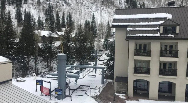 Коттедж 2030 Meadow Brook Lane Unit A
