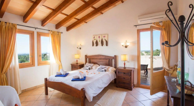 Can Marines, Book Villa Santanyi Majorca