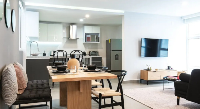 2BR Condesa Apt Just Steps From Parque Mexico