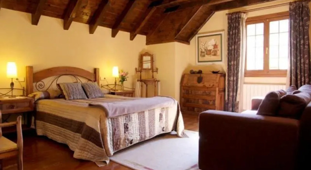 Eseverry Bosque Irati, Prenota Hotel Jaurrieta Irati Forest