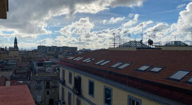 A I R Rettifilo Apartments, Забронировать Апартаменты/квартира Отели Неаполя с парковкой, рядом с Кафедральный собор Неаполя, Парковка