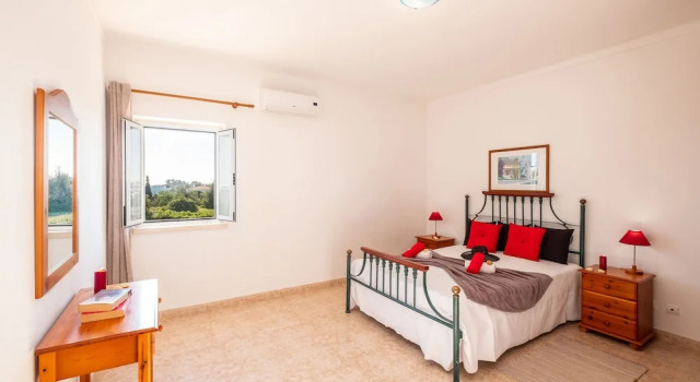 Вилла с 3 комнатами с балконом и с видом на бассейн Villa Sunrise - com piscina privada e BBQ em Carvoeiro