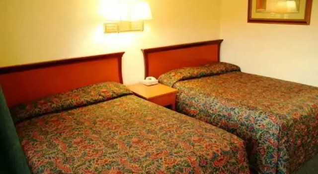 Tiffany Inn Corona, Rezervați Hotel Corona California