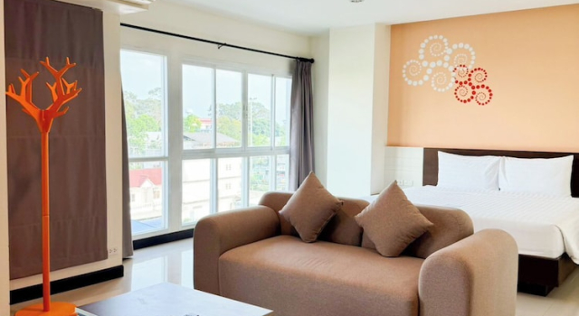 Двухместный номер Deluxe с балконом Phavina Hotel & Grand Boutique Rayong