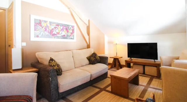 Апартаменты Two internally connecting 2-bed apartments with shared private entrance
