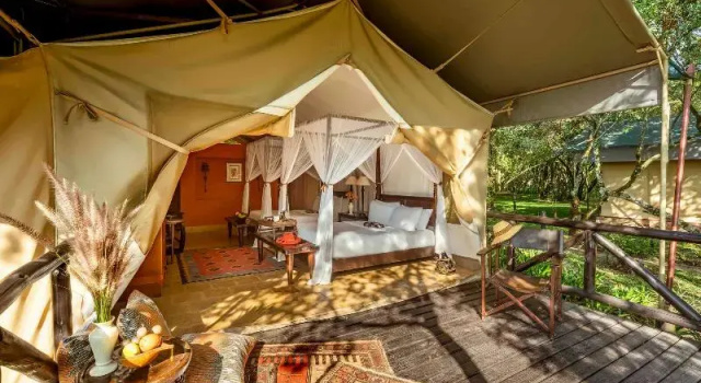 Тент с видом на реку Fairmont Mara Safari Club