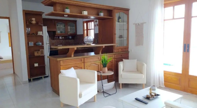 Коттедж с 2 комнатами Pelagos House "the seaside experience"