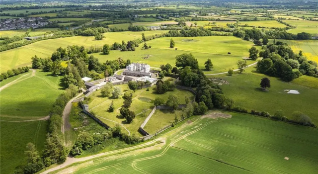 2 Bed Suite With Tea/coffee Making Facilities, จอง อพาร์ทเมนท์ Kells Meath