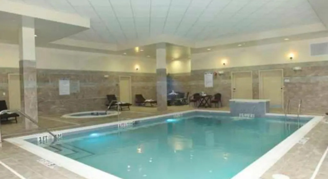 Люкс с видом на воду Embassy Suites by Hilton Fayetteville Fort Bragg