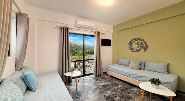 Номер Standard с балконом Welcome Apartments