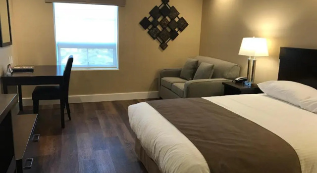 Номер Standard Chateau Louis Hotel & Conference Centre