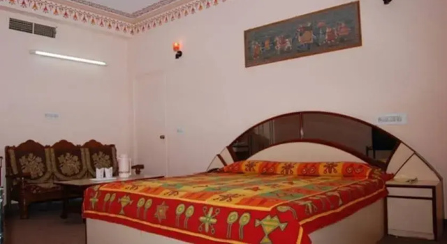 Hotel Surbhi Palace, Забронировать Отель Отели штата Раджастхана с парковкой, Парковка