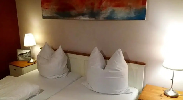 Strandhaus Edersee - Kaminzimmer, Seeblick, Badestrand, Seeterrasse, Забронировать Отель Отели Эдерзе 3 звезды, 3*