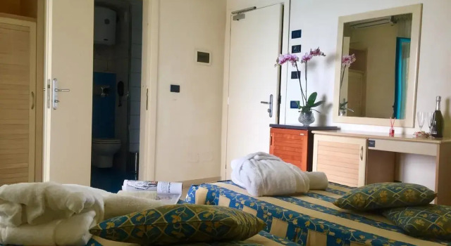 Sea Palace Hotel, Book Hotel Fuscaldo Calabria