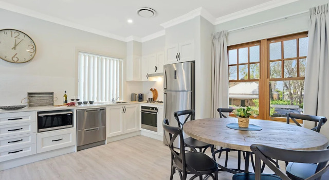 Коттедж Executive Accommodation Hunter - Adams Street Maitland