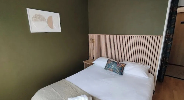 Номер Standard Brit Hotel des Halles