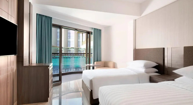 Двухместный номер Standard с балконом и с видом на бассейн Fairfield by Marriott Belitung