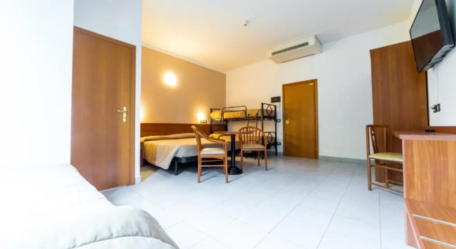 Пятиместный номер Standard Hotel La Meridiana
