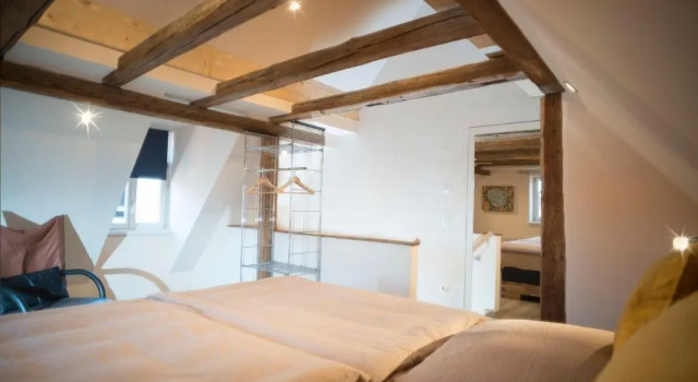 Der-einstige-TAUBENSCHLAG-in-der-Hofstallung-2-geschossiges-Deluxe-Maisonette-Apartment, Забронировать Апартаменты/квартира Апартаменты Нижней Франкония, Апартаменты/квартира