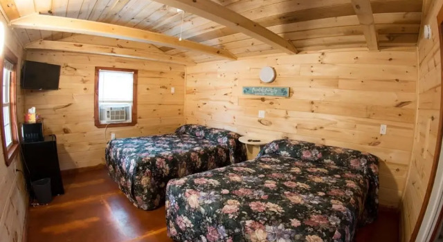King Hendrick Motel