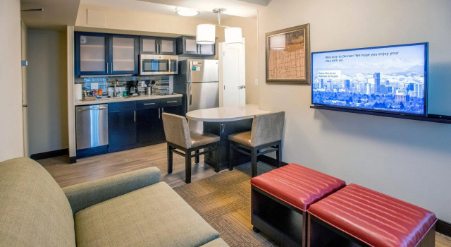 Двухместный люкс c 1 комнатой Staybridge Suites Denver Downtown by IHG