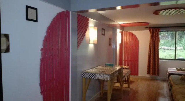 Hotel de la Plage, Rezerwuj Hotel Hotele w Kep z parkingiem, Parking