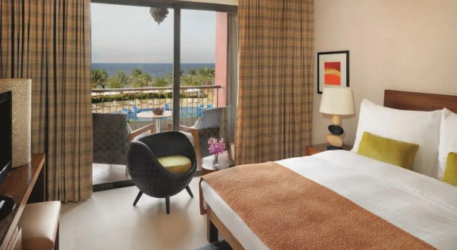 Люкс Mövenpick Resort & Spa Tala Bay Aqaba