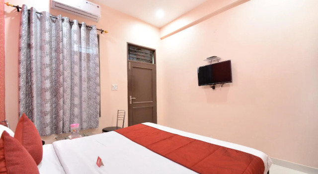 OYO 8452 Hotel Galaxy